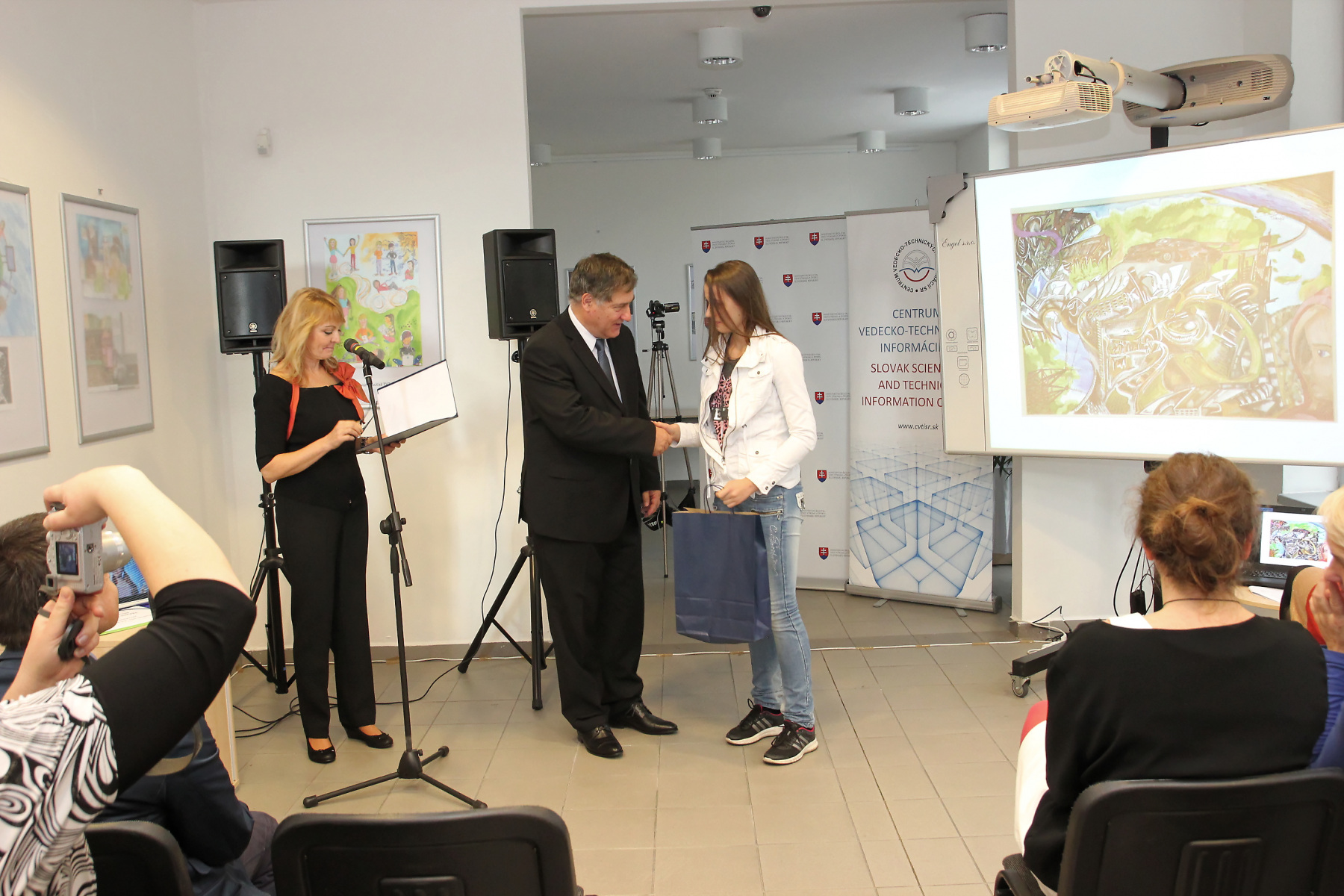 Odovzdávanie cien výhercom súťaží v rámci TVT 2014