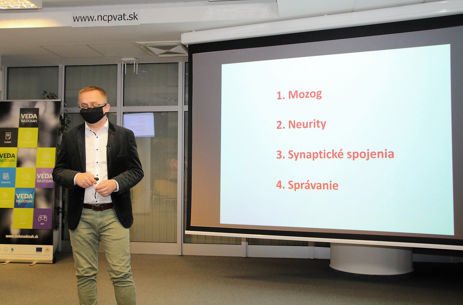 Pondelok s neurológiou: RNDr. Ján Bakoš, PhD. – Od neurónu k mozgu